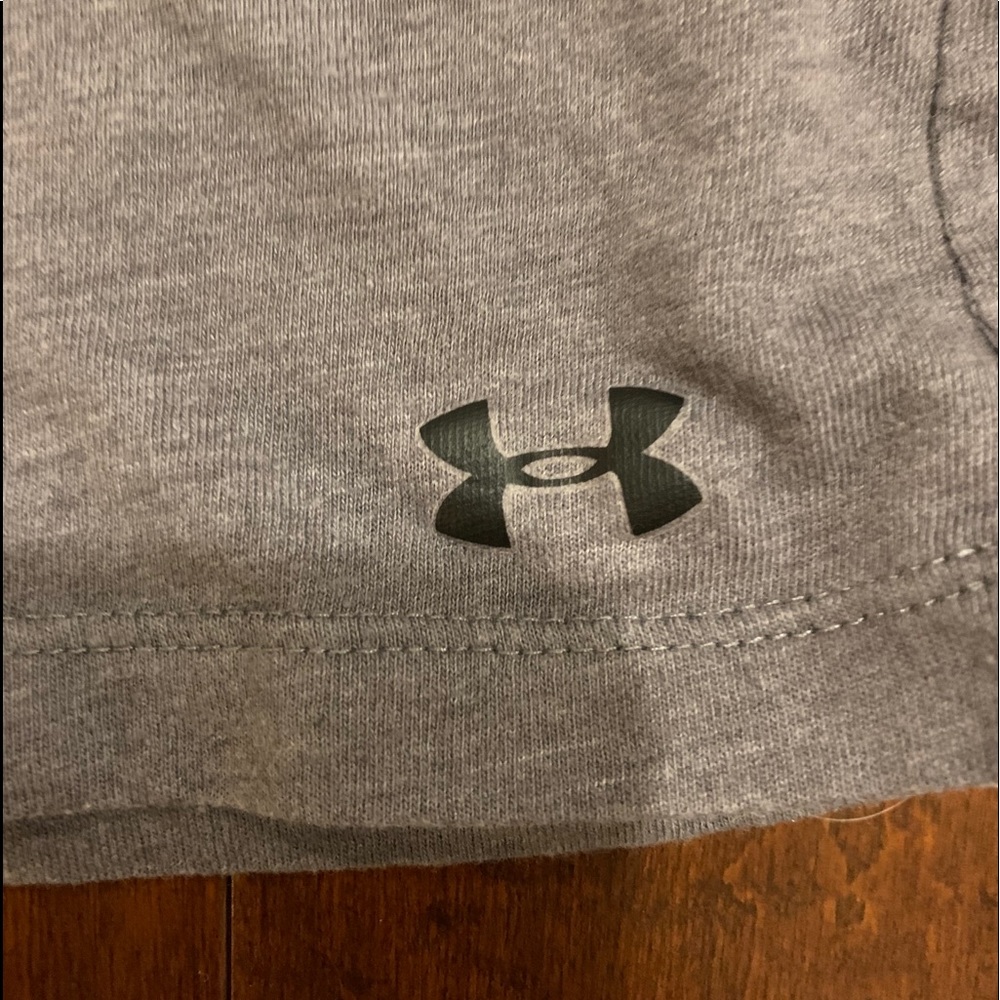 Under armor tee! - Picture 3 of 3